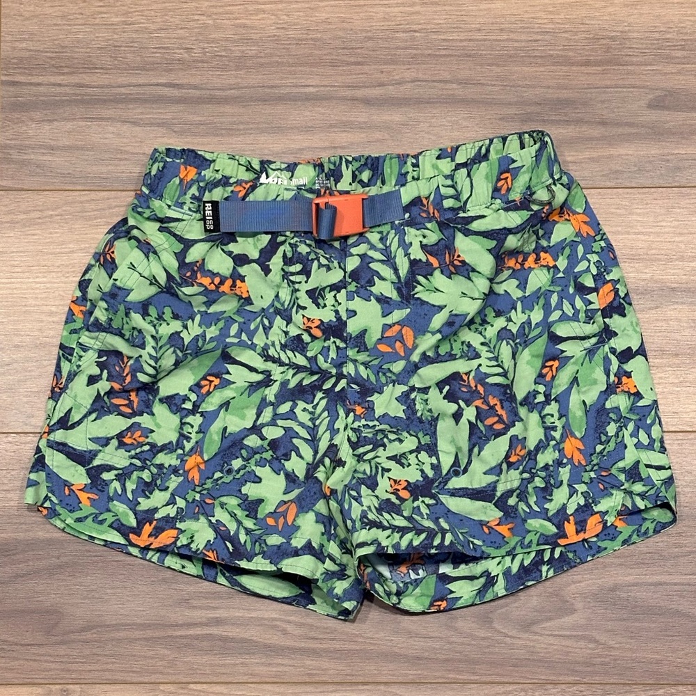 REI Green and Orange Leaf Print Women's Shorts